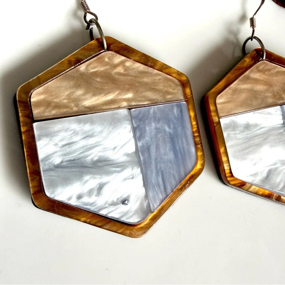 3/$22🩶 Blue & Brown Pearly Acrylic Hexagon Earrings PREOWNED Large Boho Jewelry